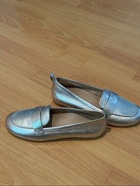 BRAND NEW VIONIC Silver Women's Loafer Flats - Comfortable Slip-On Shoes